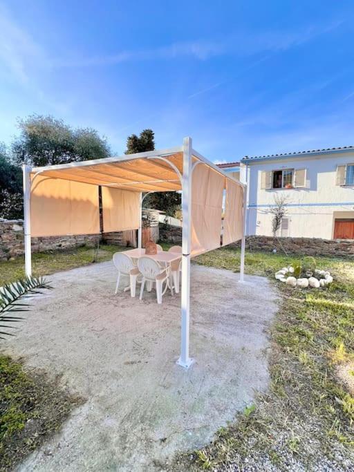 Casetta Bianca Con Giardino Посада Экстерьер фото